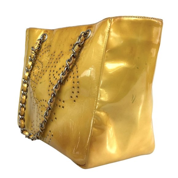 CHANEL  Enamel Yellow triple CC logo Tote bag w/ Pouch  & unbranded dust bag 🔥 - Picture 6 of 15